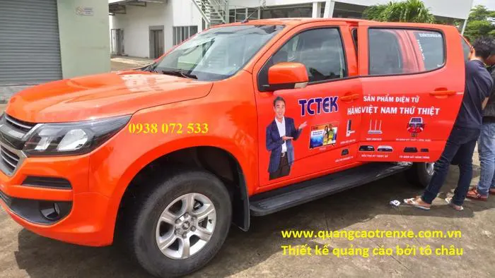 thiết kế quảng cáo trên ô tô ấn tượng năm 2018