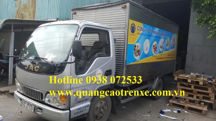 dán quảng cáo trên xe tải