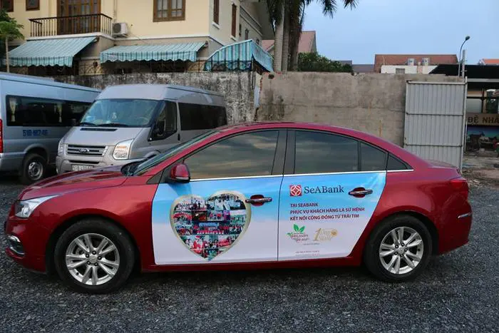 Thiết kế decal quảng cáo trên xe ô tô tại Hồ Chí Minh