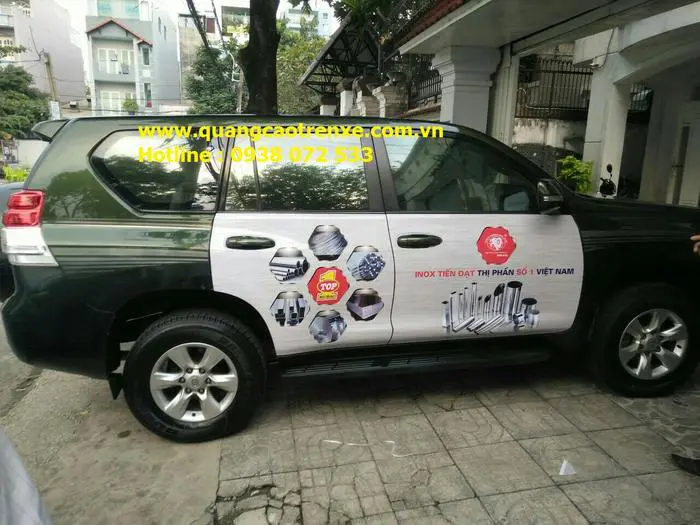 THI CÔNG DÁN QUẢNG CÁO TRÊN XE Ô TÔ TẠI HCM