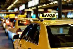 QUẢNG CÁO TRÊN XE TAXI 